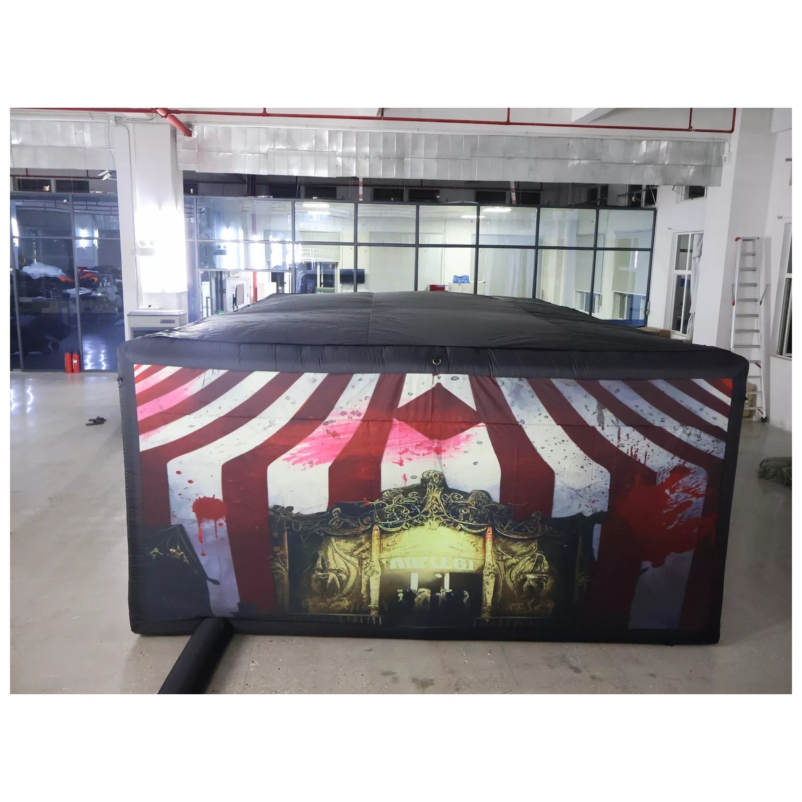 Large Haunted Circus Flat Roof - Kids Outdoor Venues recension och pris