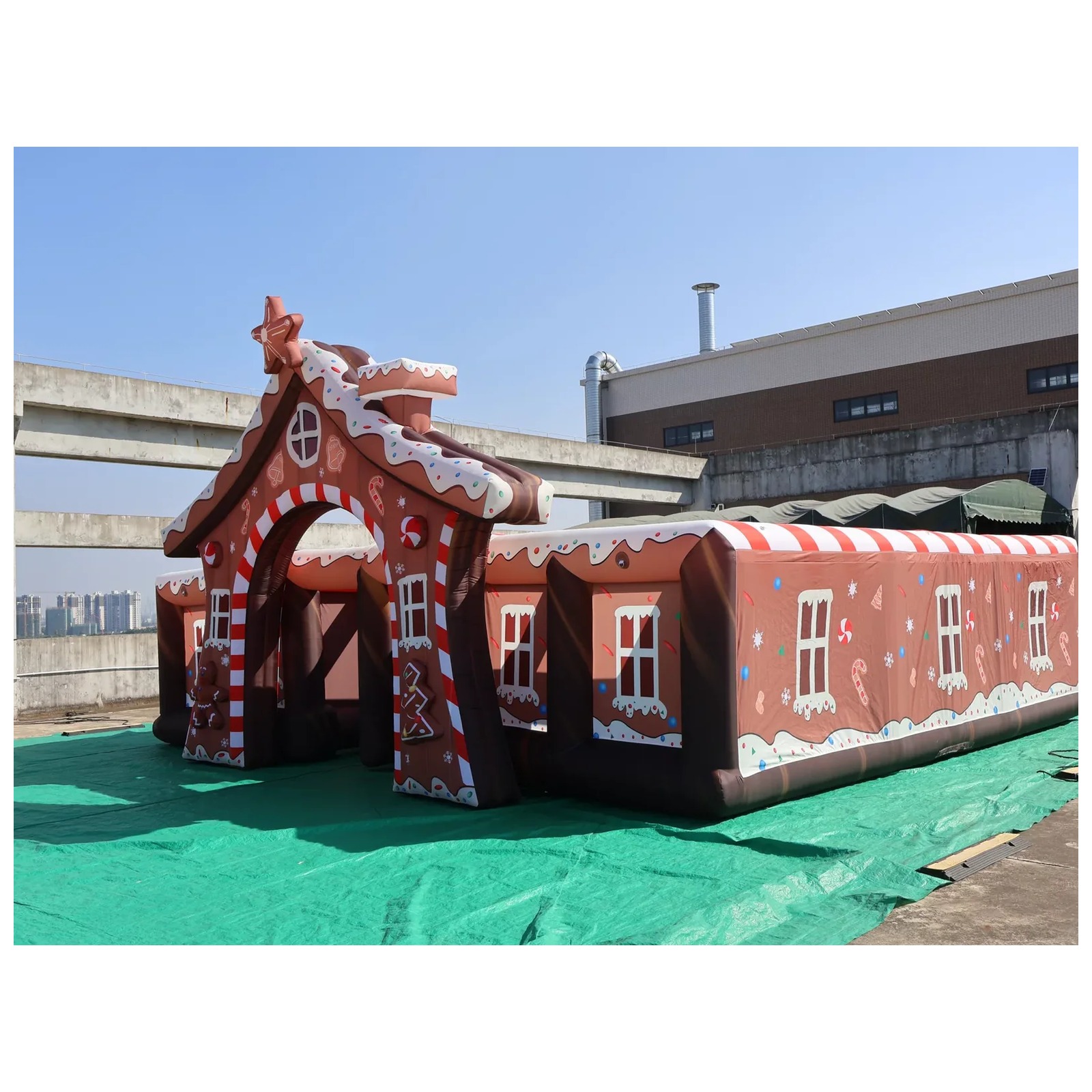 Large Gingerbread Inflatable M - Kids Outdoor Venues recension och pris