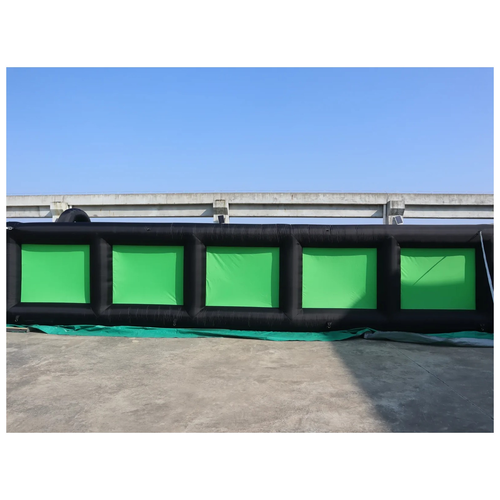 Outdoor Black Green Inflatable - Kids Outdoor Venues recension och pris