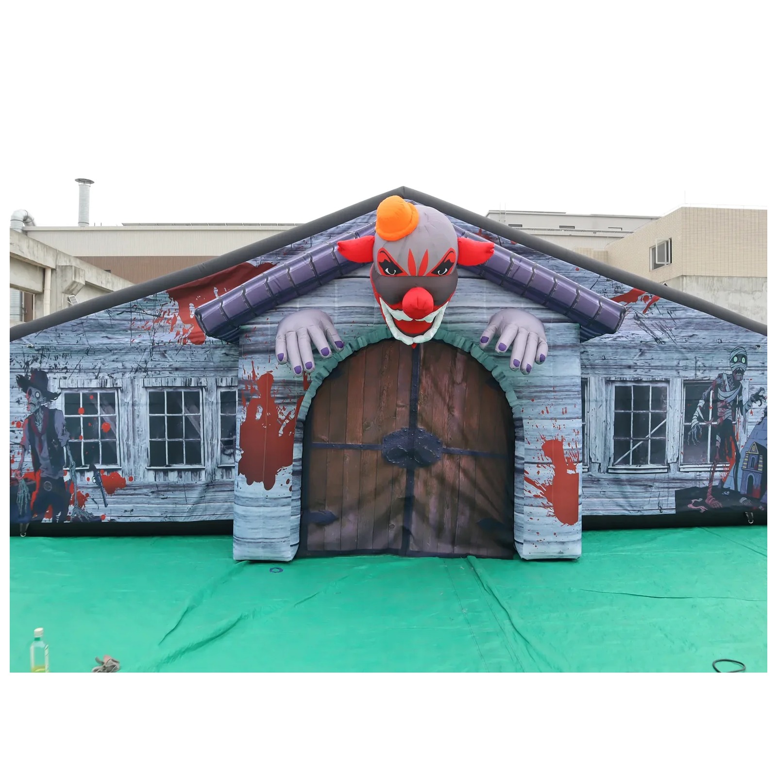 Large Haunted Roofed Inflatabl - Kids Outdoor Venues recension och pris