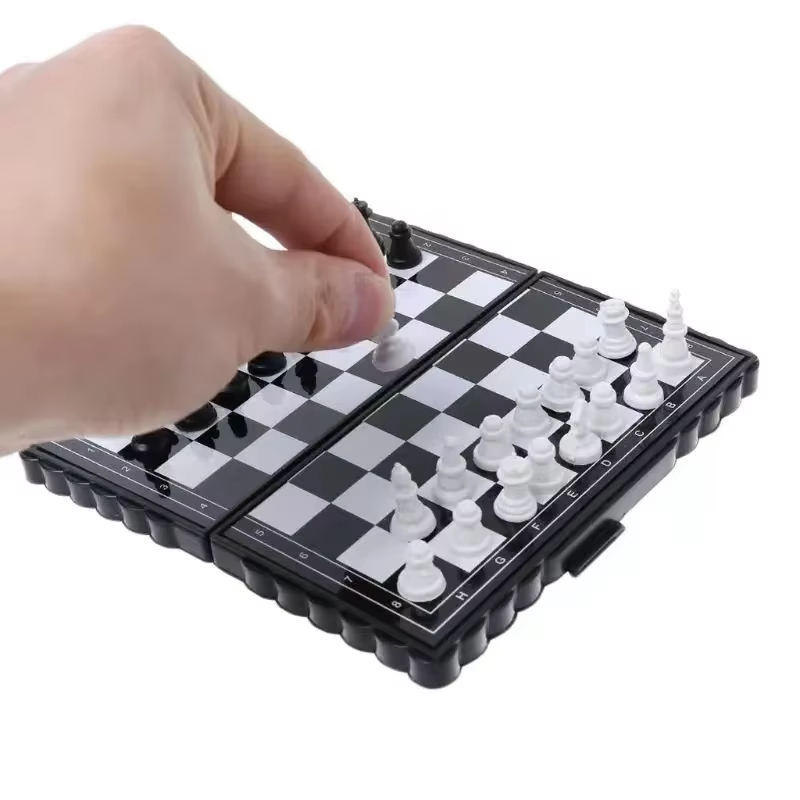 Chess Set  Mini Magnetic  Fold - Kids Outdoor Toys B&Q recension och pris